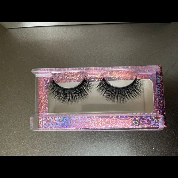 Strip lashes - Picture 10 of 12